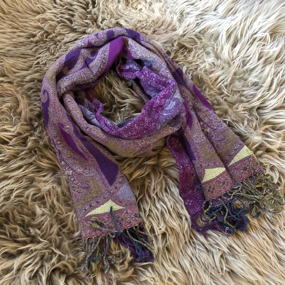 Purple scarve